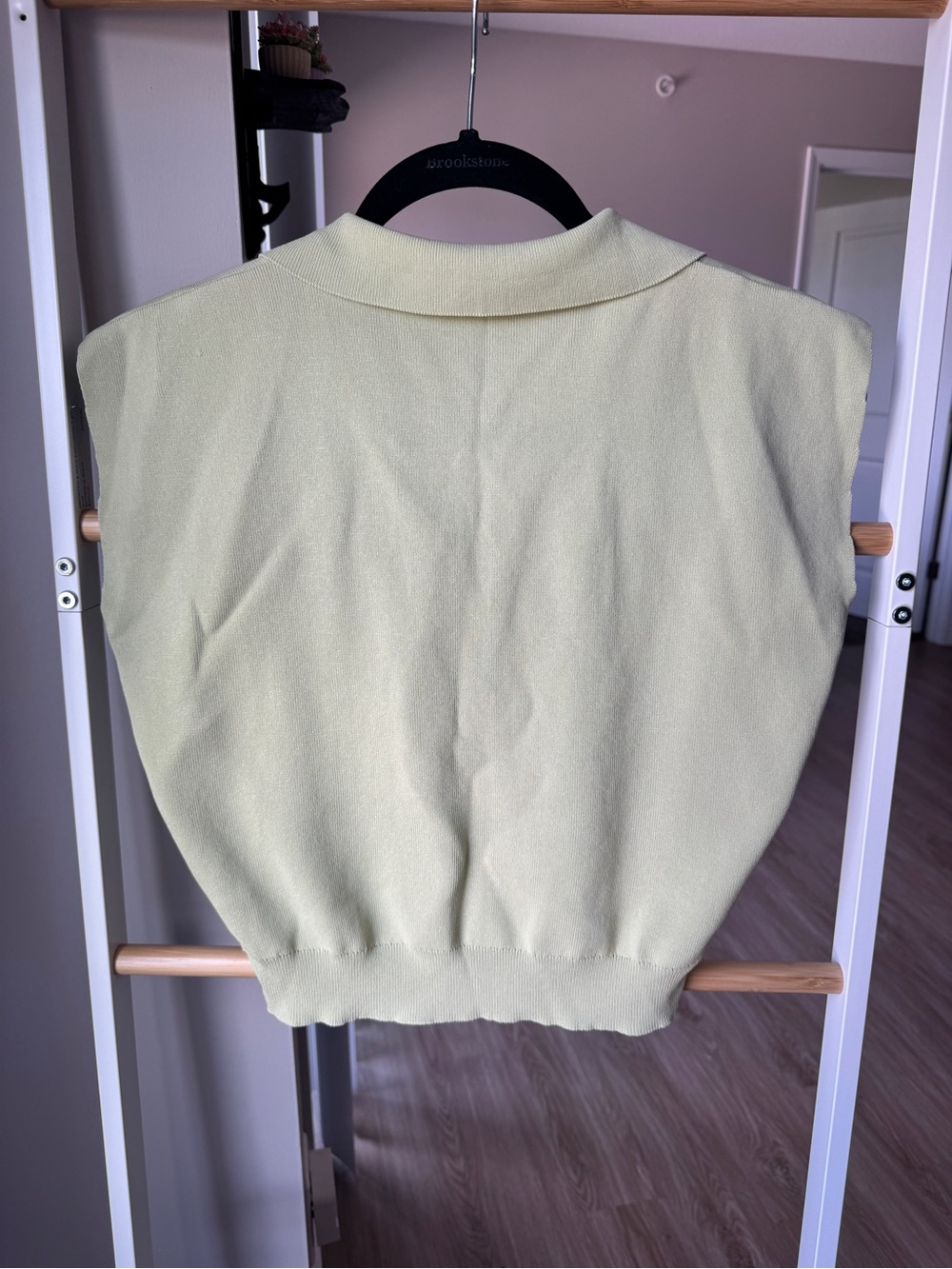 Dazy-Less Collared V-Neck Sleeveless Pale Green Crop Top | Size L | Old Money - Picture 6 of 6